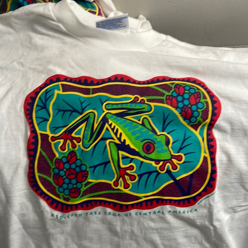 RED EYED TREE FROG t-shirt